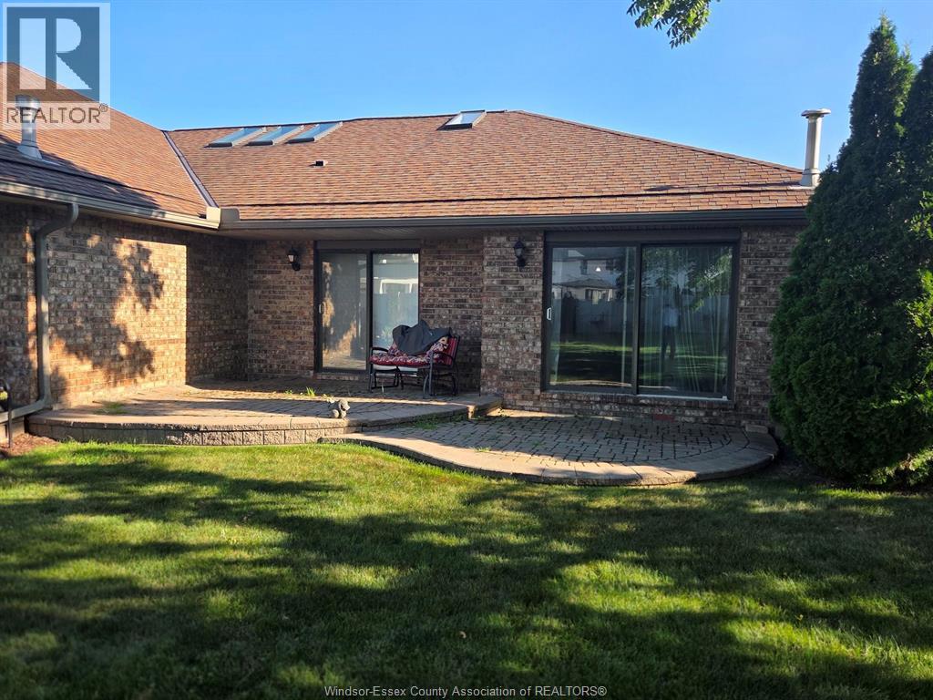 9690 Menard Street, Windsor, Ontario N8P 1G5 - Photo 9 - 26019411