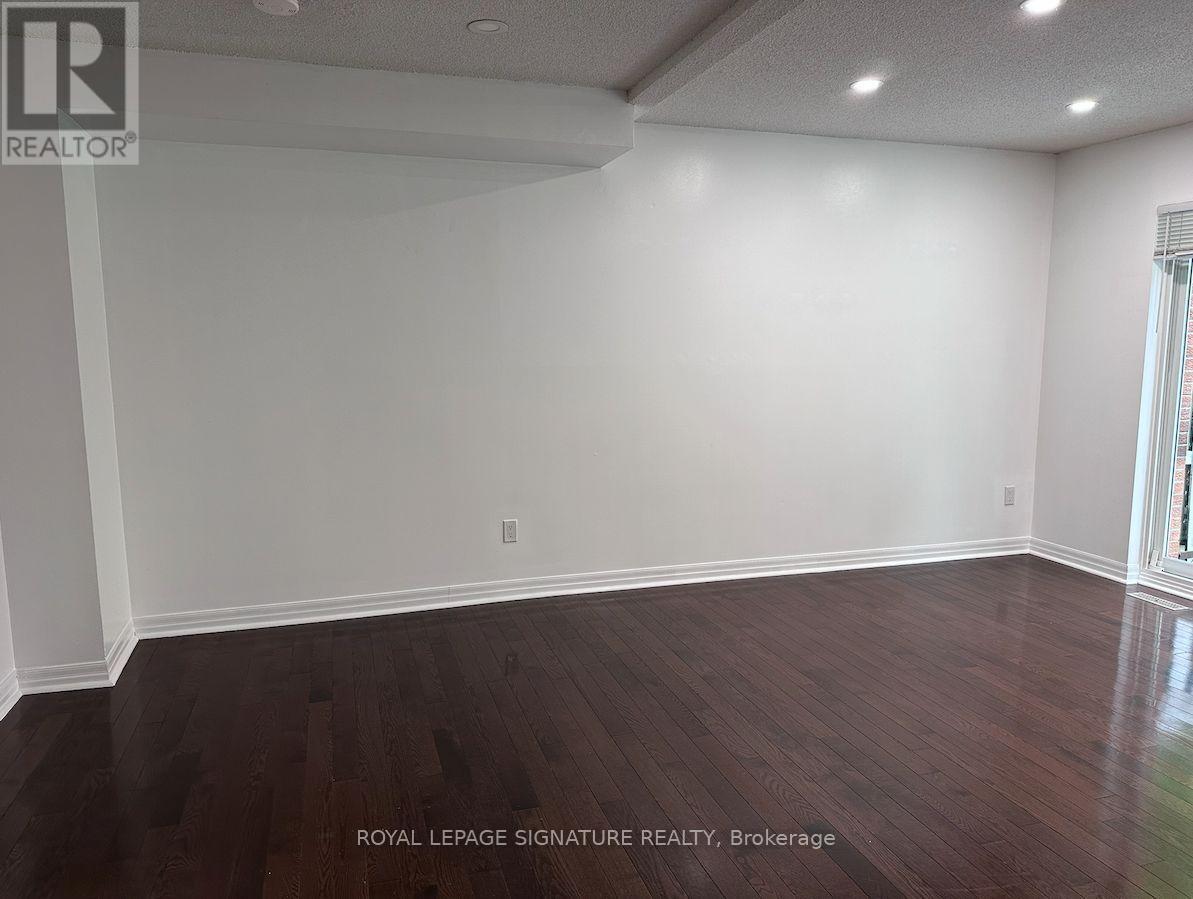602 Gibney Crescent, Newmarket, Ontario  L3X 1Y3 - Photo 4 - N13658180