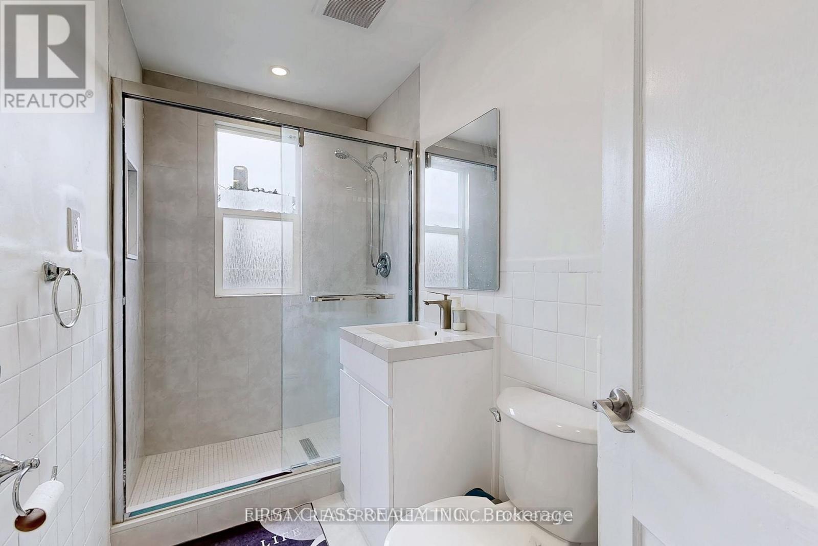 2nd Floor - 97 Bude Street, Toronto, Ontario  M6E 2E4 - Photo 5 - C13659140