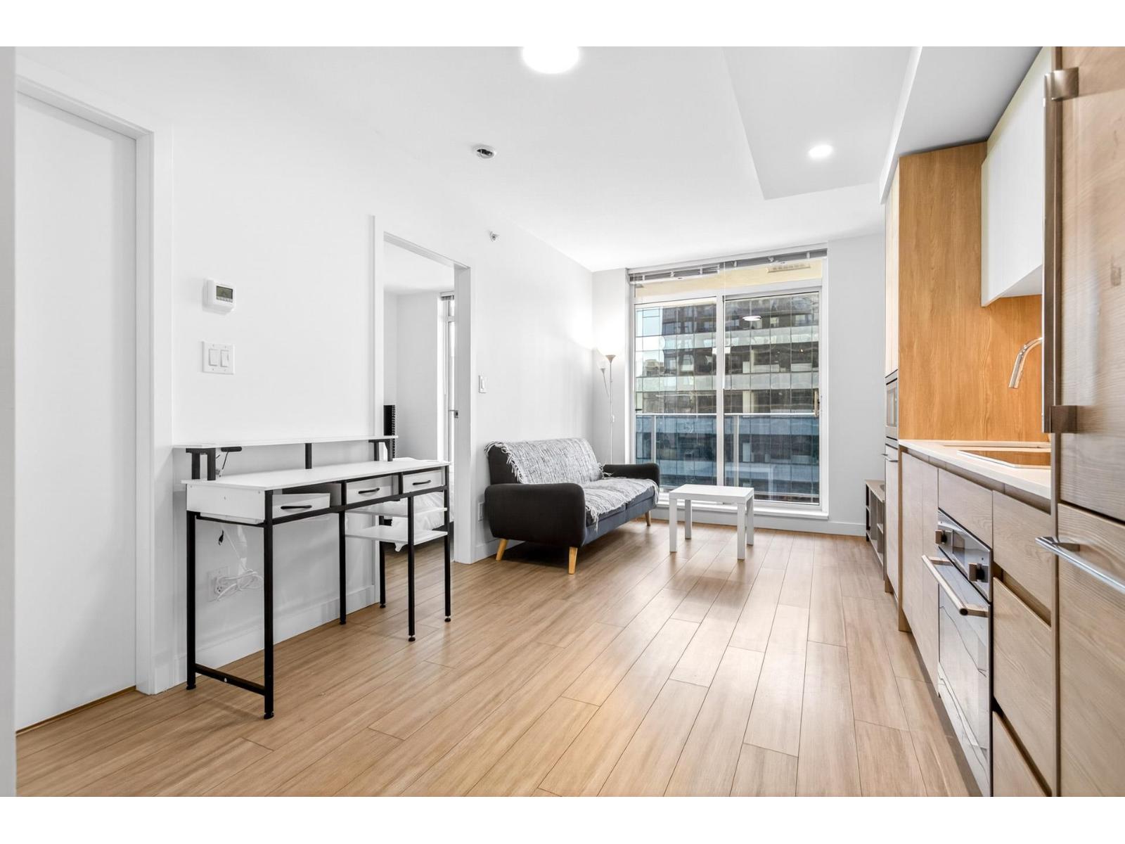 1607 13615 Fraser Highway, Surrey, British Columbia  V3T 0P7 - Photo 4 - R3154269