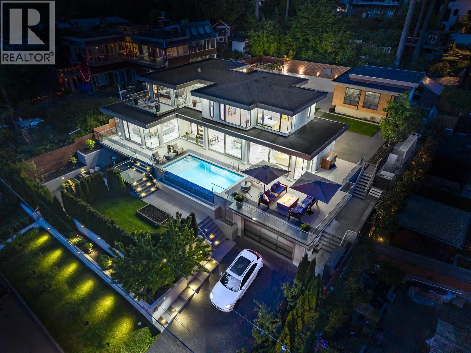 3980 NORWOOD AVENUE, North Vancouver, British Columbia