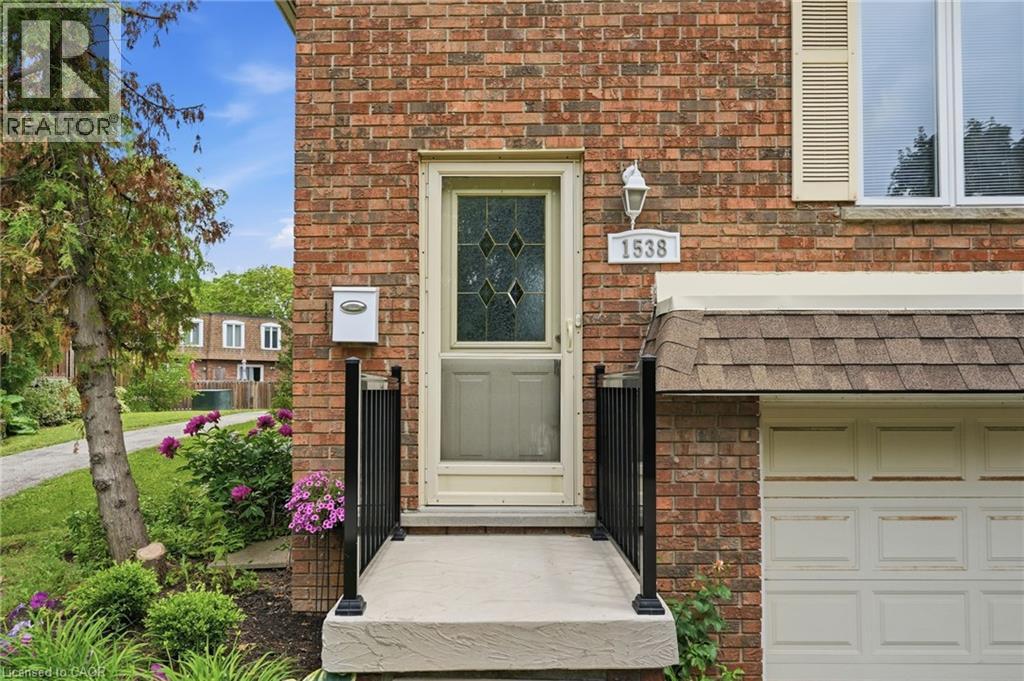 1538 Westminster Place, Burlington, Ontario  L7P 2B5 - Photo 4 - 40841951