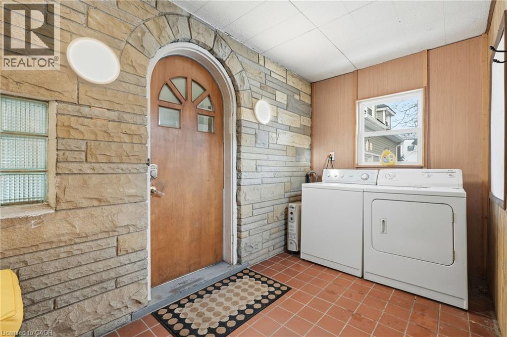 196 Glen Road, Hamilton, Ontario  L8S 3N4 - Photo 3 - 40850791