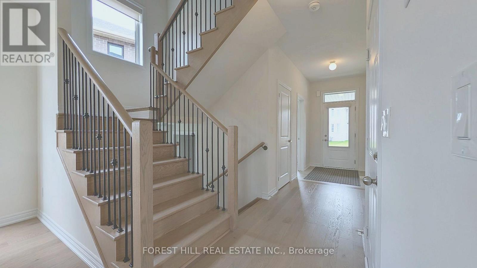 1362 Davis Loop, Innisfil (Lefroy), Ontario  L0L 1W0 - Photo 3 - N13659030