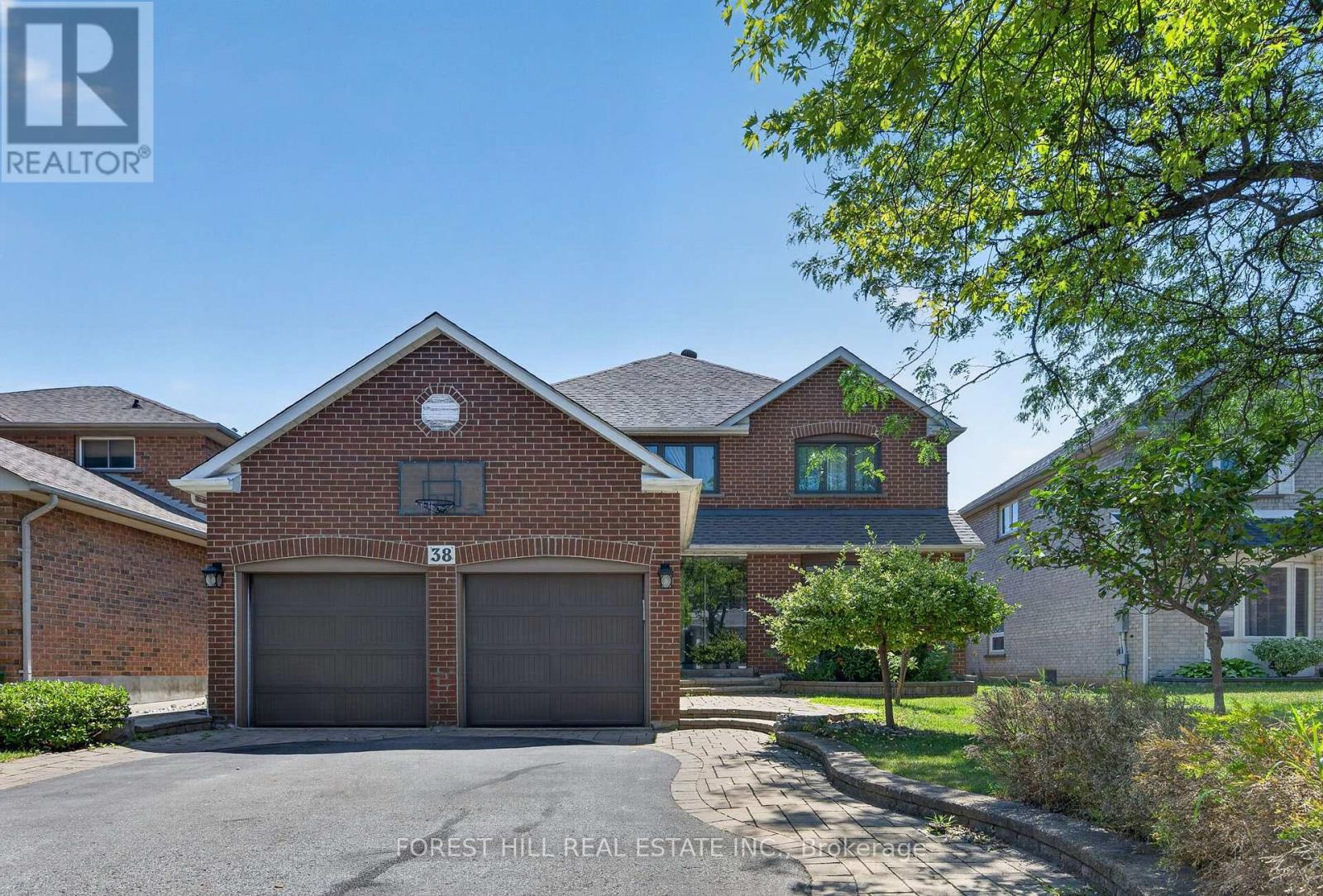 38 CRYSTAL DRIVE, Richmond Hill, Ontario