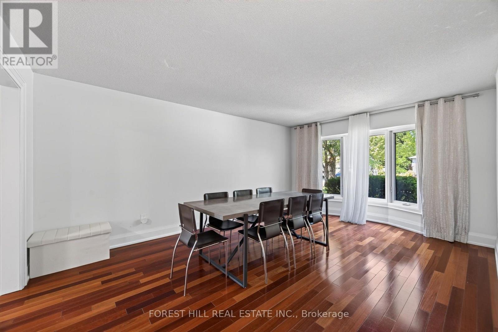 38 Crystal Drive, Richmond Hill, Ontario L4C 7Y4 - Photo 3 - N13659120