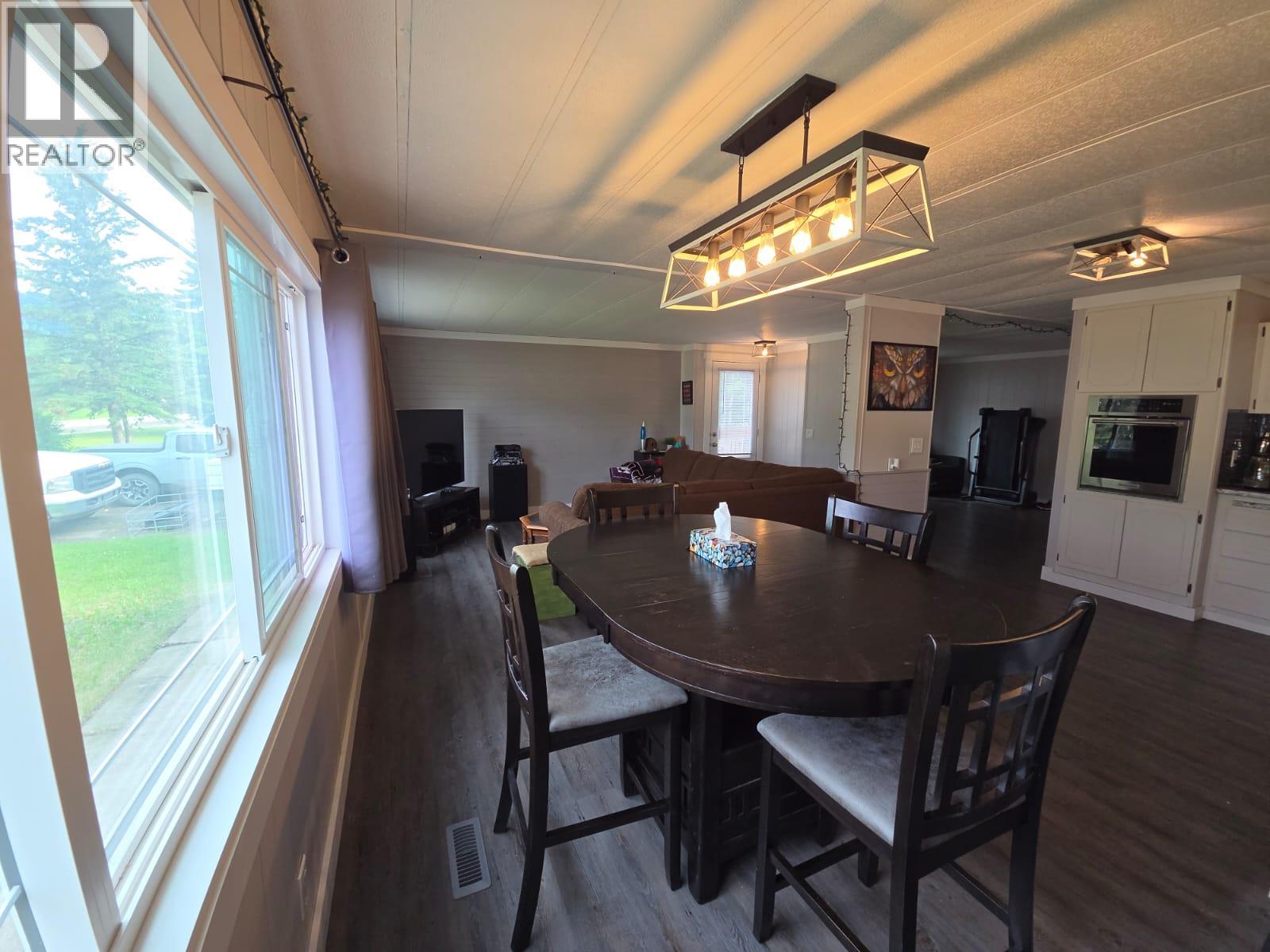 5117 43 Street NE, Chetwynd, British Columbia  V0C 1J0 - Photo 9 - 10393102