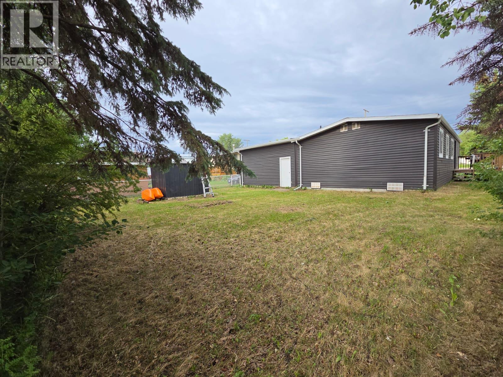 5117 43 Street NE, Chetwynd, British Columbia  V0C 1J0 - Photo 37 - 10393102
