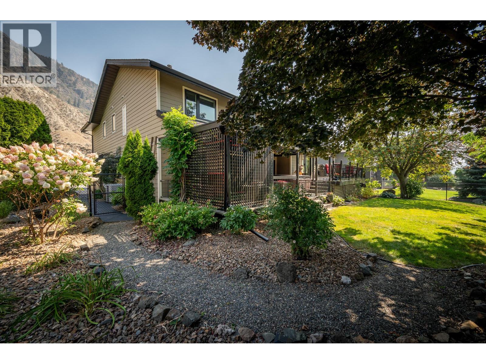 3544 Navatanee Drive, Kamloops, British Columbia  V2H 1S1 - Photo 3 - 10396828