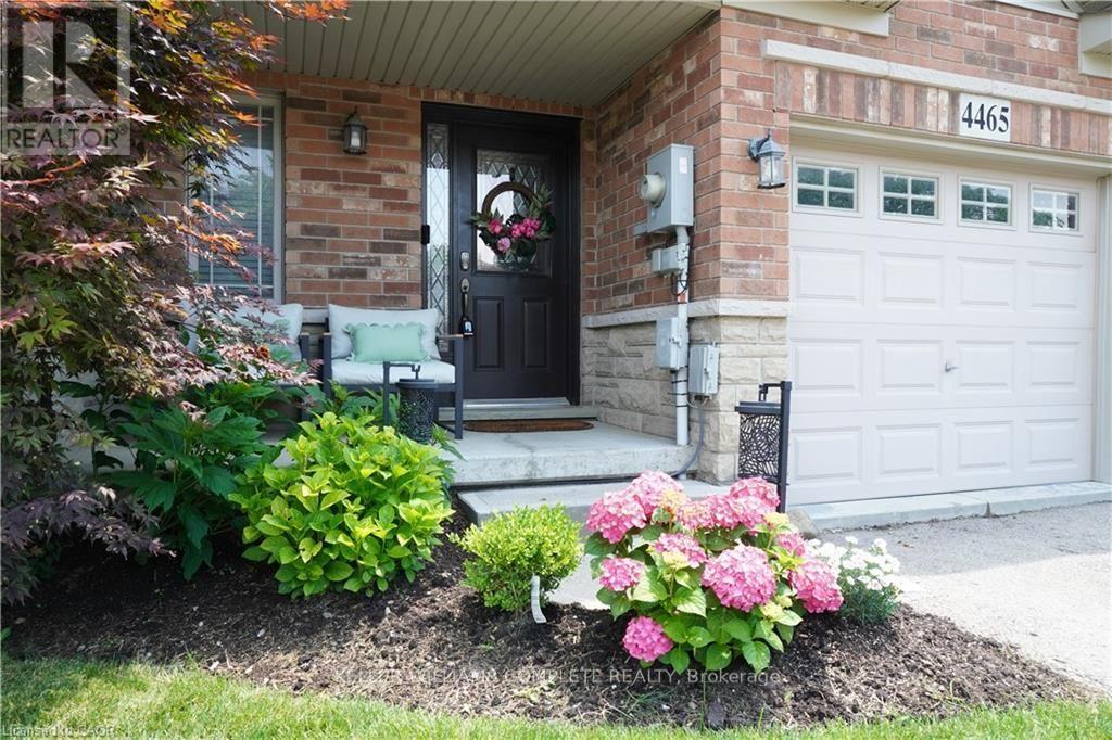 4465 Comfort Crescent, Lincoln, Ontario  L3J 1M3 - Photo 2 - X13659138