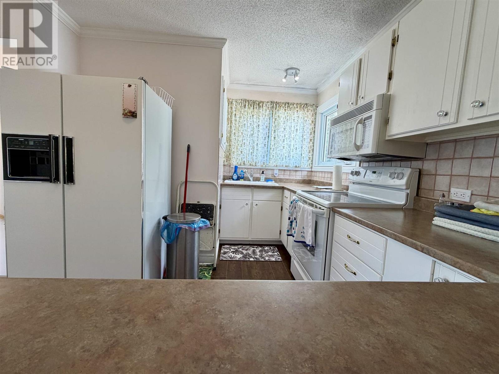 17 Milliken Rd, Elliot Lake, Ontario  P5A 1J9 - Photo 4 - SM262127
