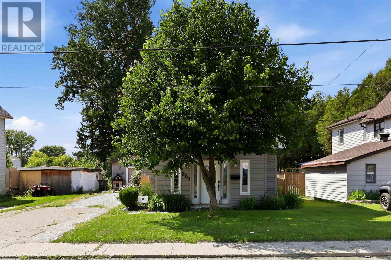 261 Spruce St, Sault Ste. Marie, Ontario P6B 2H2 - Photo 2 - SM262131