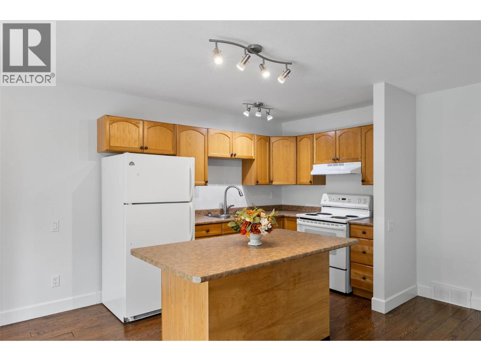 643 Mcbeth Place Unit# 116, Kamloops, British Columbia  V2C 5V9 - Photo 4 - 10397325
