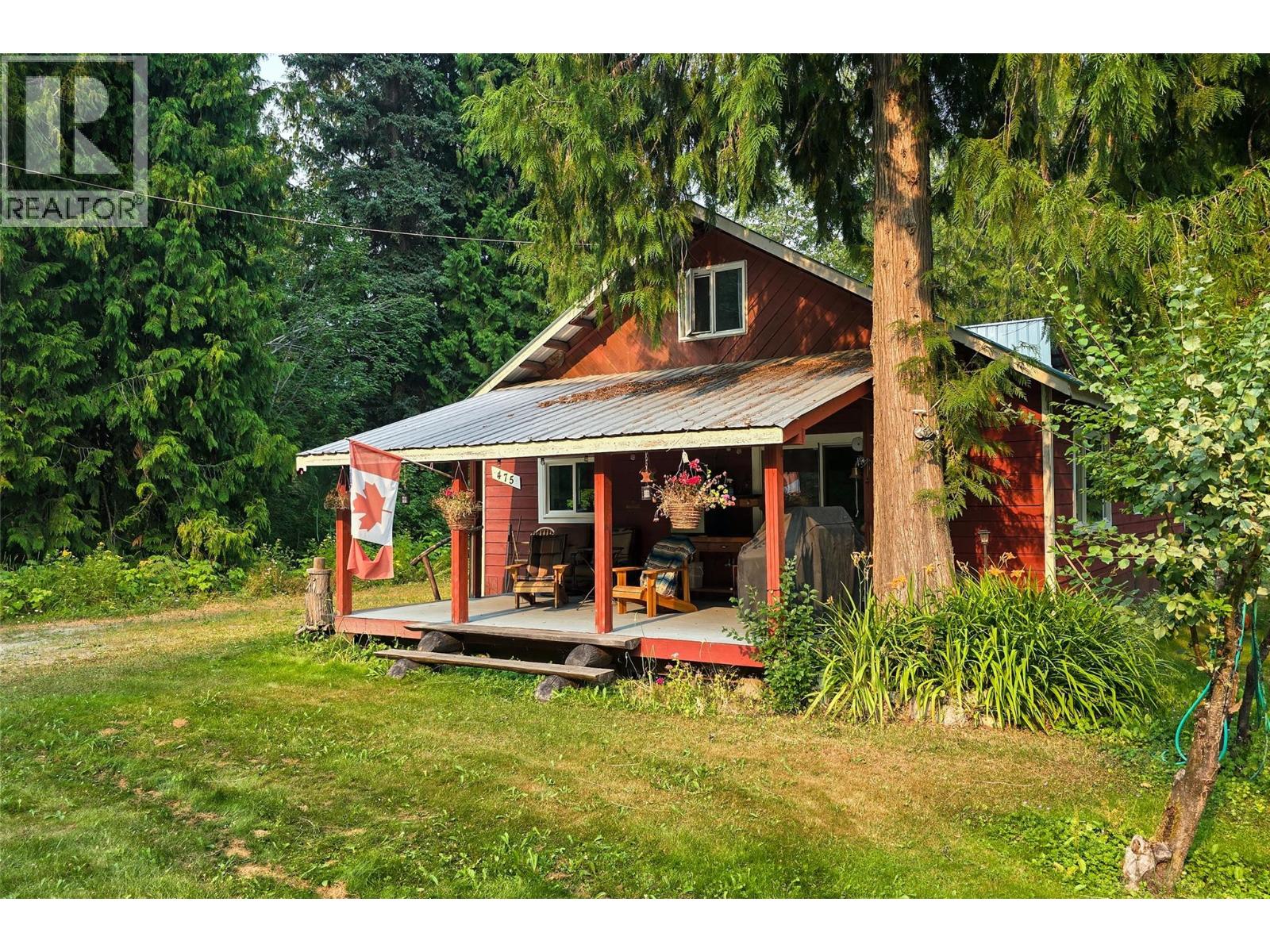 475 Westside Road, Trout Lake, British Columbia