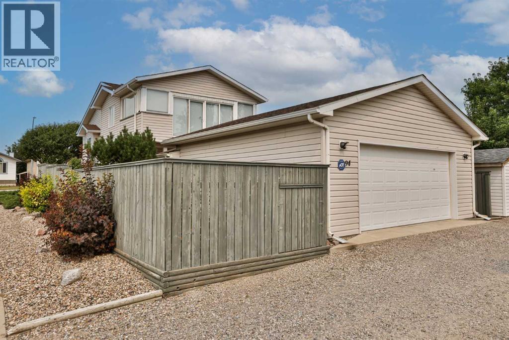 94 Heritage Lane W, Lethbridge, Alberta  T1K 7S4 - Photo 4 - A2327714