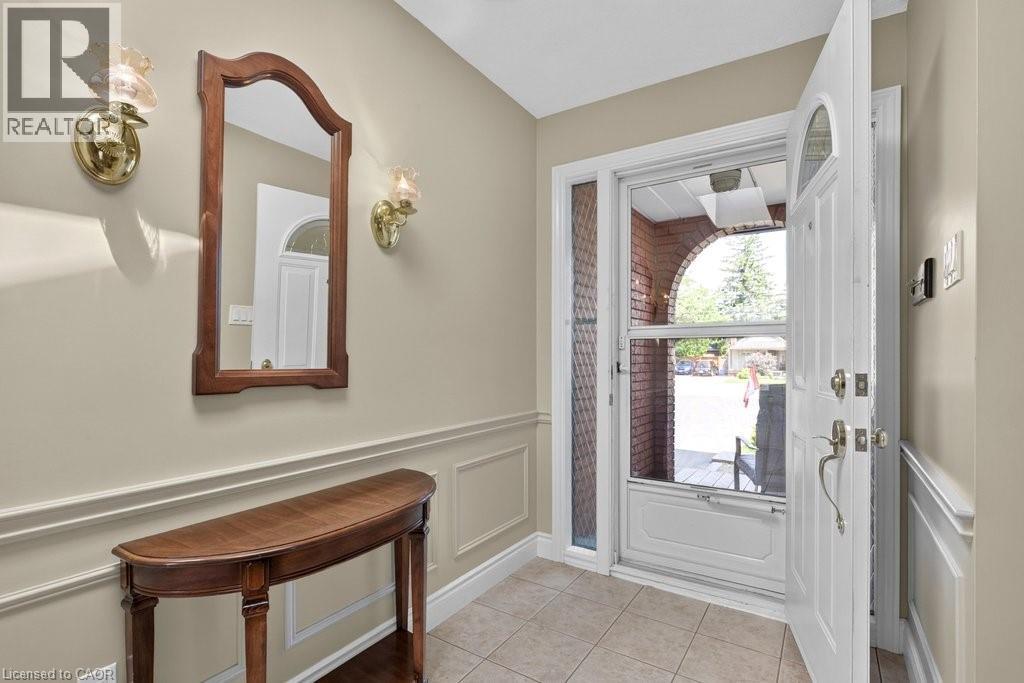 409 Mohawk Road W, Hamilton, Ontario  L9C 1W5 - Photo 5 - 40844134