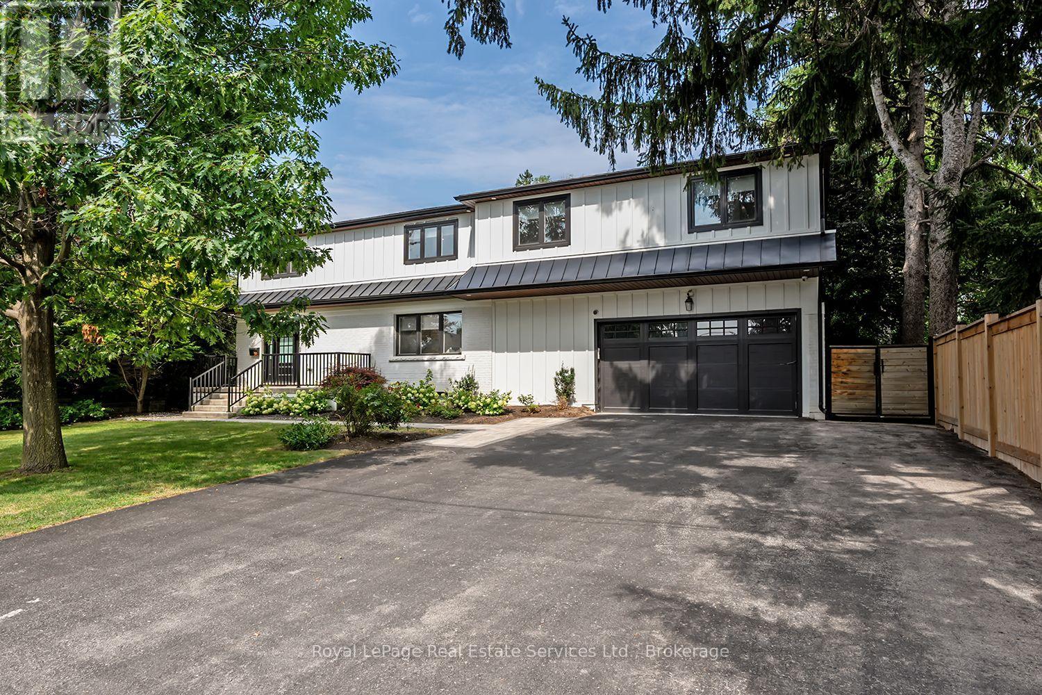 59 Fairwood Place E, Burlington, Ontario  L7T 2B7 - Photo 2 - W13659256
