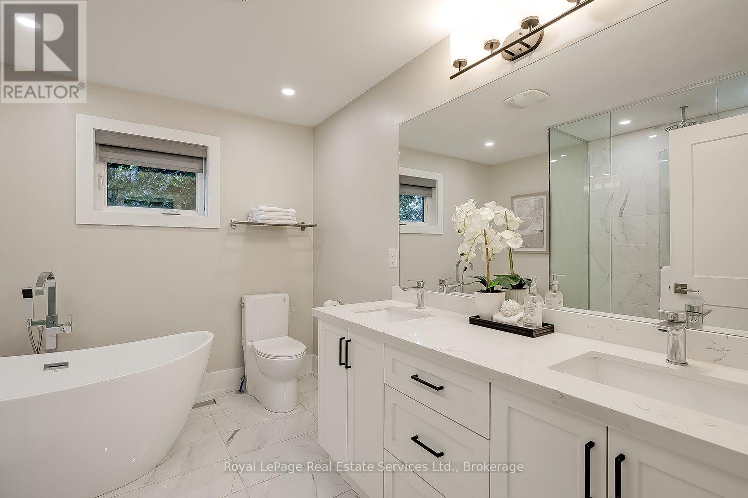 59 Fairwood Place E, Burlington, Ontario  L7T 2B7 - Photo 25 - W13659256