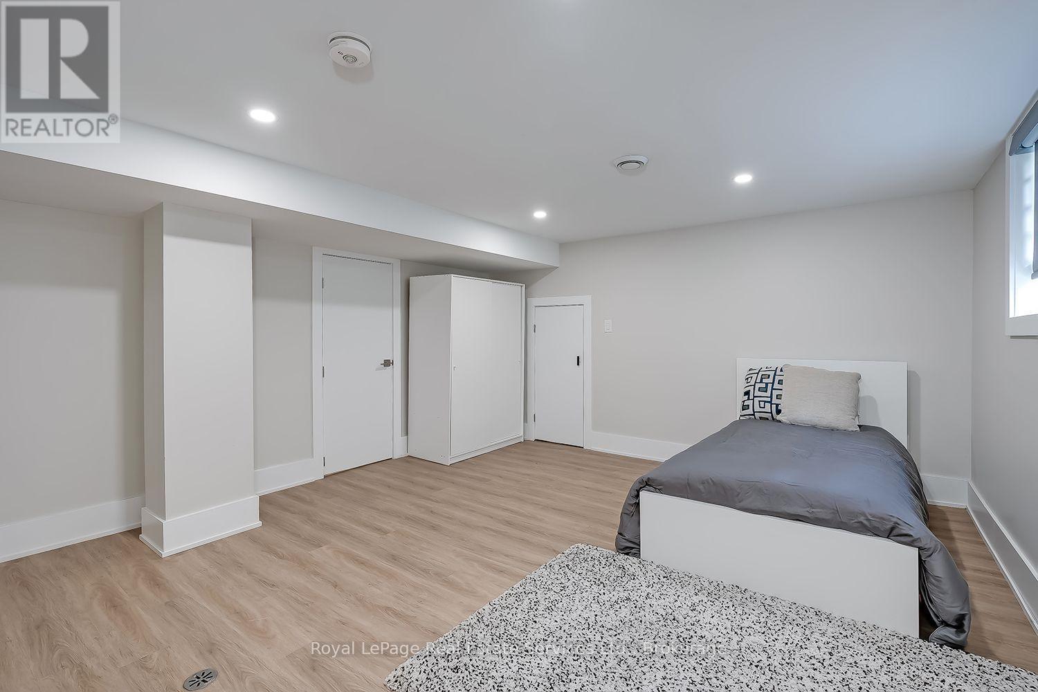 59 Fairwood Place E, Burlington, Ontario  L7T 2B7 - Photo 38 - W13659256