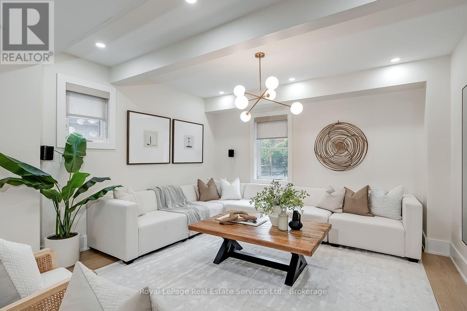 59 Fairwood Place E, Burlington, Ontario  L7T 2B7 - Photo 7 - W13659256