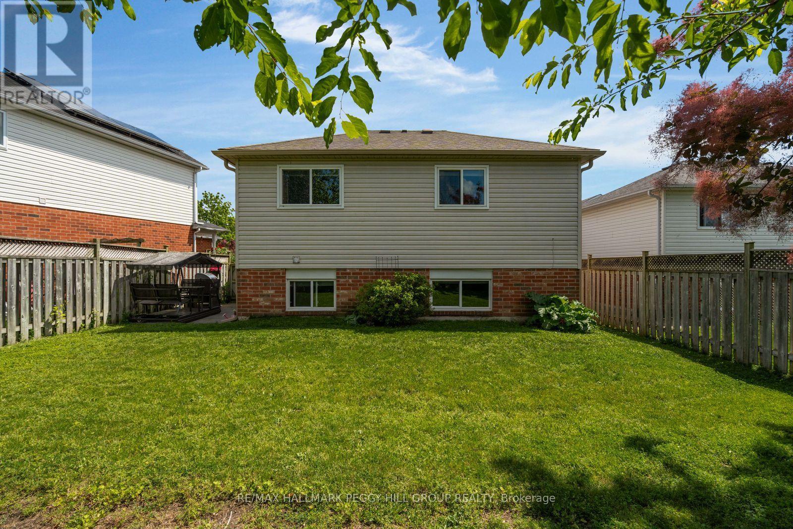 18 Draper Crescent, Barrie, Ontario  L4N 8A9 - Photo 17 - S13638828