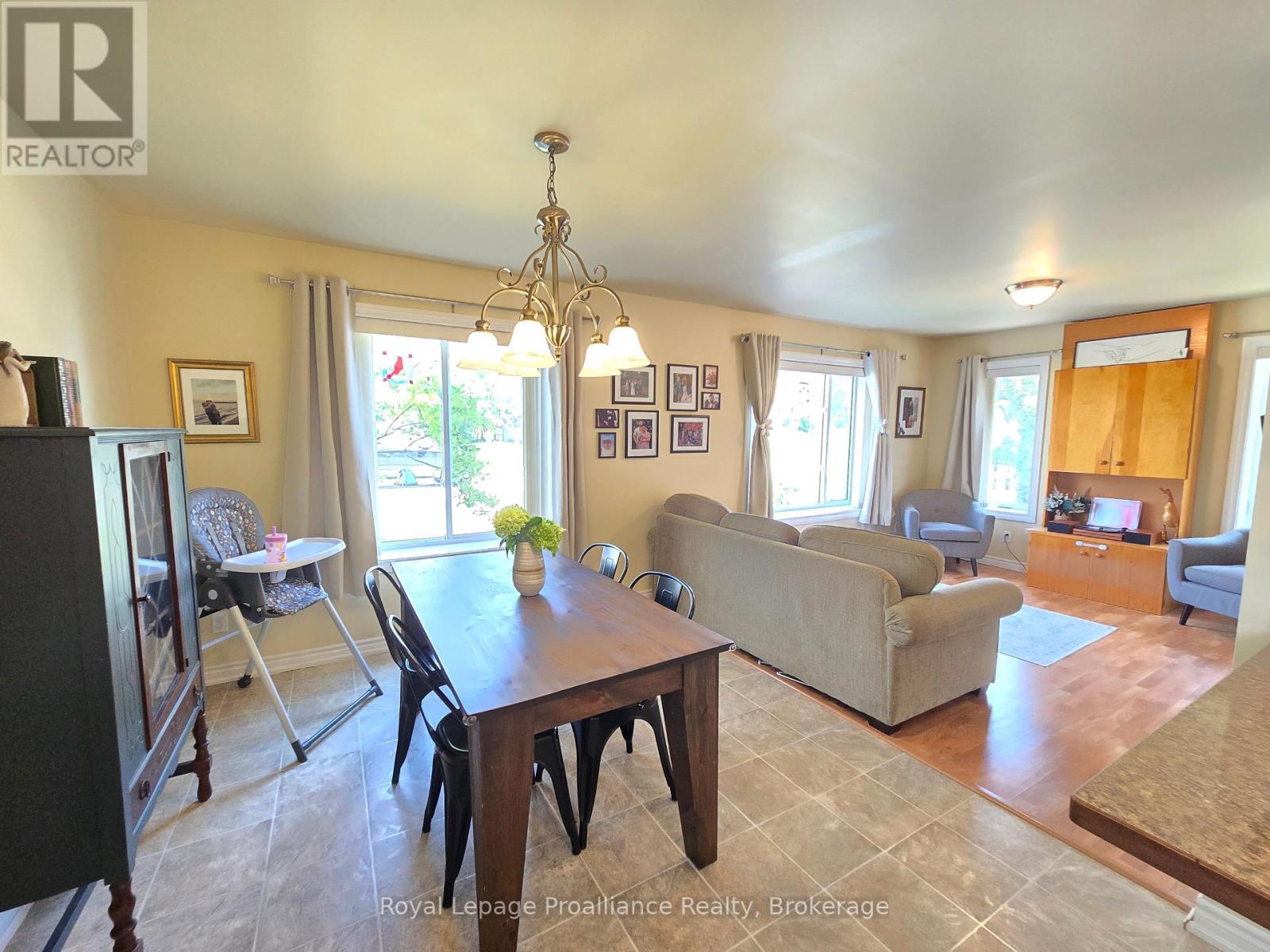 48 South George Street, Belleville, Ontario  K8N 3G6 - Photo 9 - X13658982