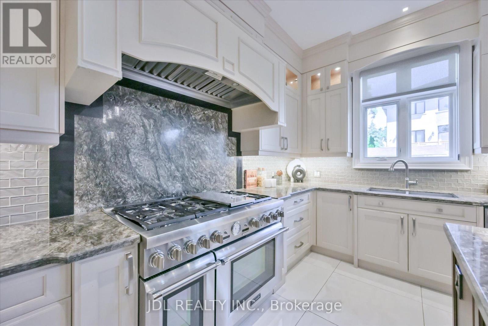 38a Doverwood Court, Toronto, Ontario  M2M 2G8 - Photo 12 - C13659288