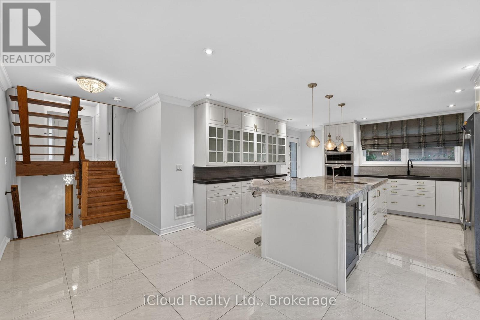 52 Montressor Drive, Toronto, Ontario  M2P 1Z2 - Photo 5 - C13659292