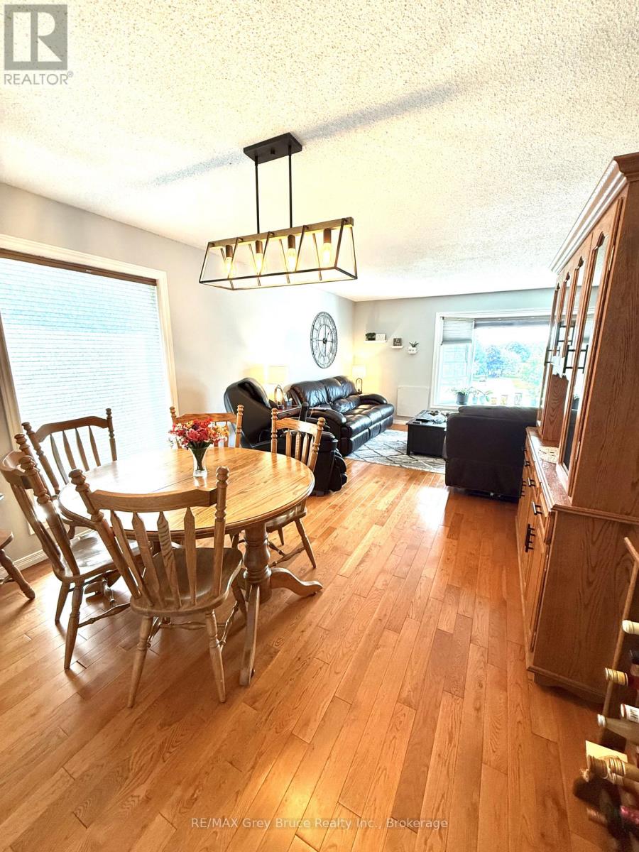 17 Armstrong Crescent, Grey Highlands, Ontario  N0C 1H0 - Photo 6 - X13659272
