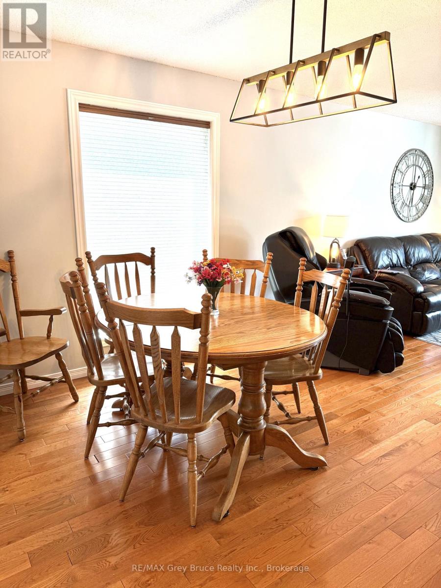17 Armstrong Crescent, Grey Highlands, Ontario  N0C 1H0 - Photo 8 - X13659272