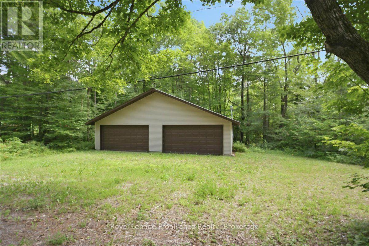 182 JACQUES BAY ROAD, Addington Highlands, Ontario