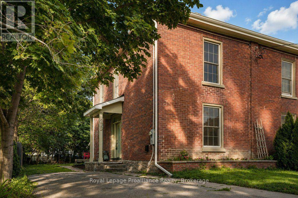 275 CHARLES STREET, Belleville, Ontario