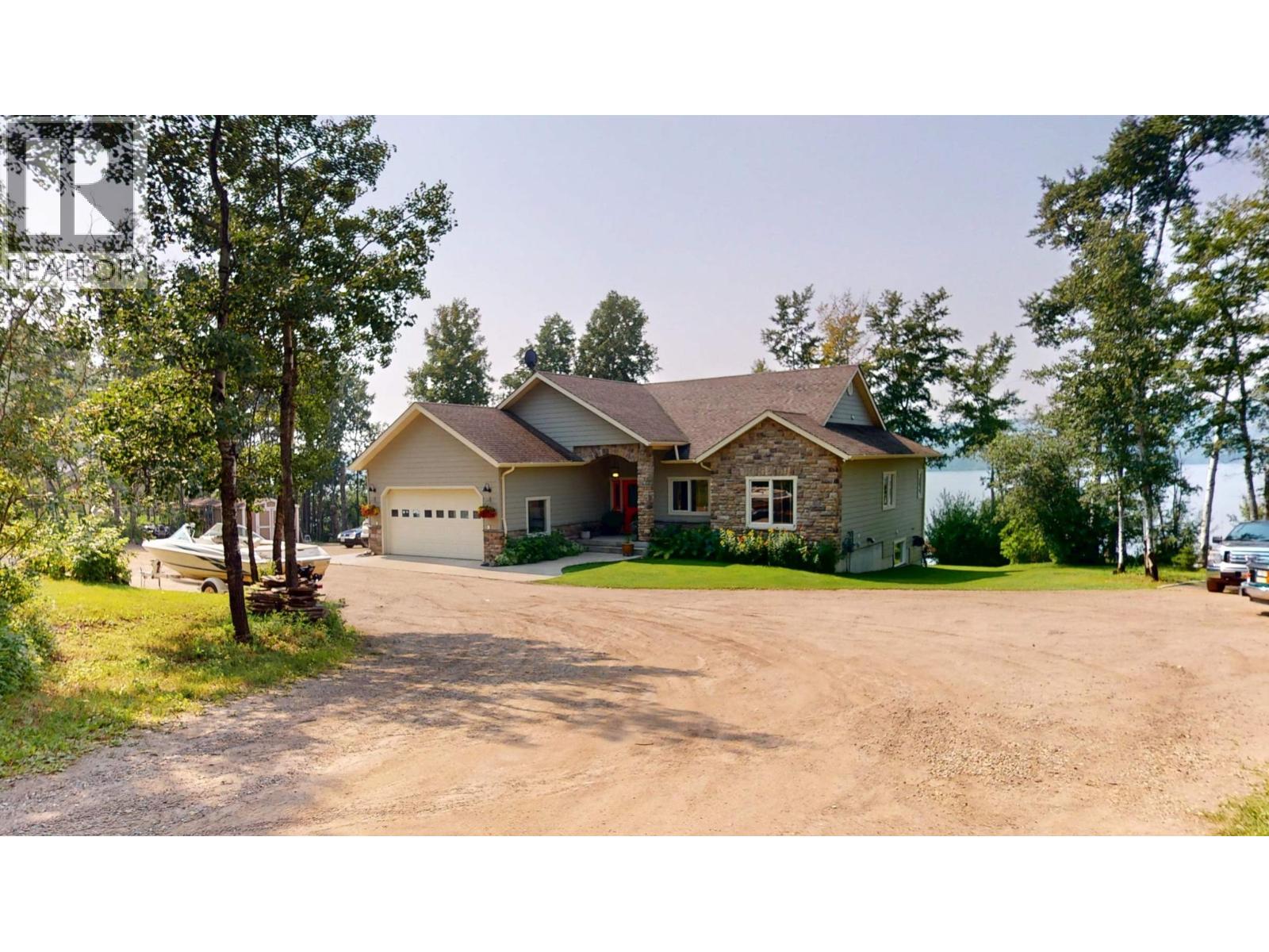 13133 Paradise Lane, Charlie Lake, British Columbia  V0C 1H0 - Photo 1 - R3154248