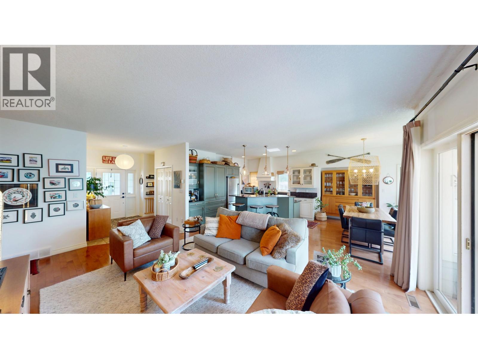 13133 Paradise Lane, Charlie Lake, British Columbia  V0C 1H0 - Photo 15 - R3154248