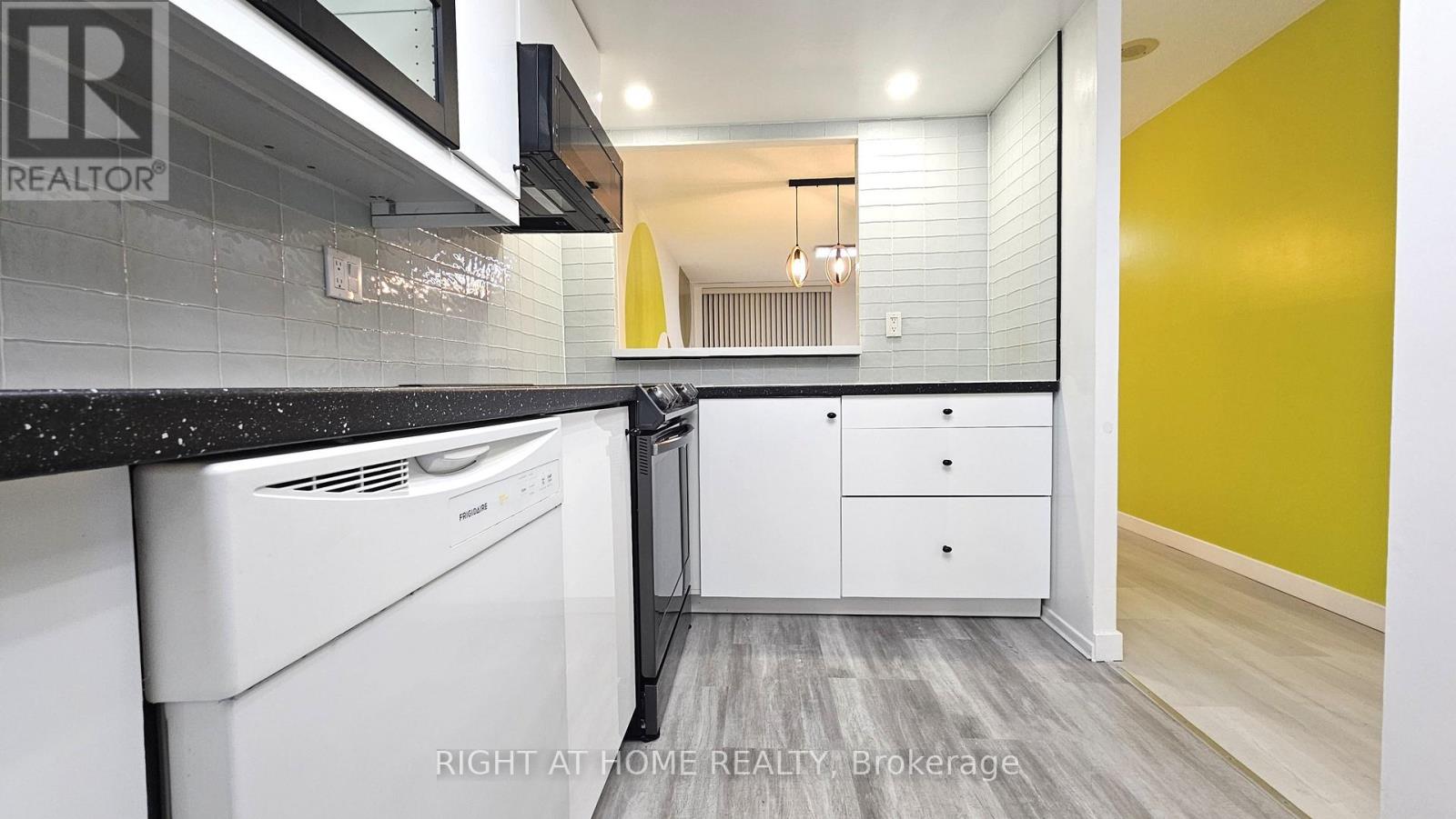 1714 - 2460 Eglinton Avenue E, Toronto, Ontario  M1K 5J7 - Photo 15 - E13659164
