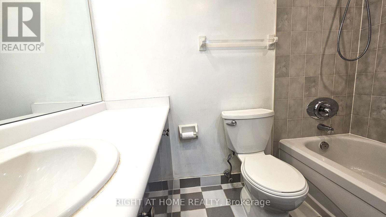 1714 - 2460 Eglinton Avenue E, Toronto, Ontario  M1K 5J7 - Photo 23 - E13659164