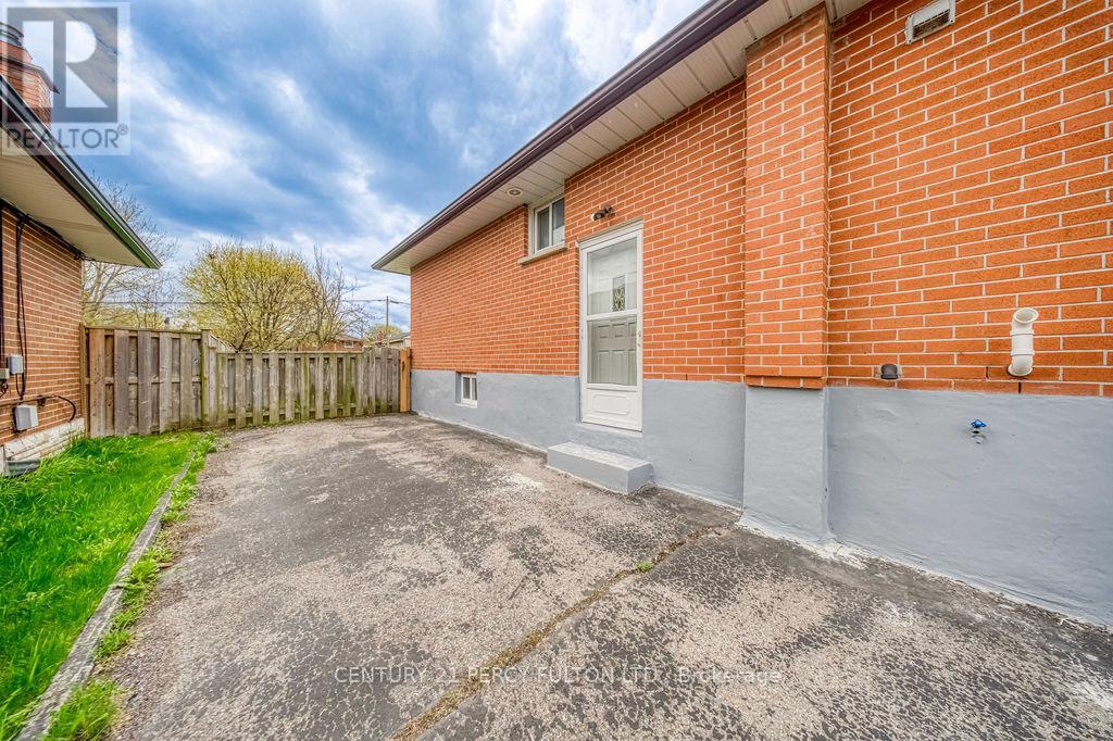 381 Conant Street, Oshawa, Ontario  L1H 3S8 - Photo 32 - E13659198