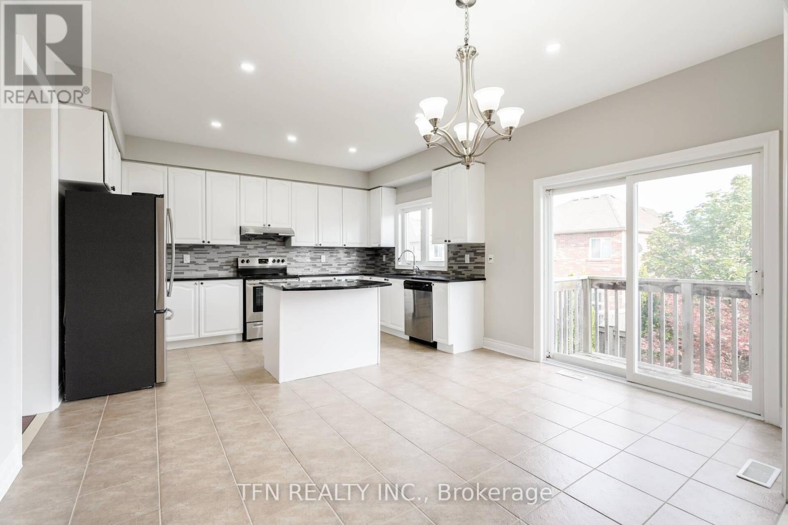 Upper - 1648 Pennel Drive, Oshawa, Ontario  L1K 0K1 - Photo 14 - E13659284