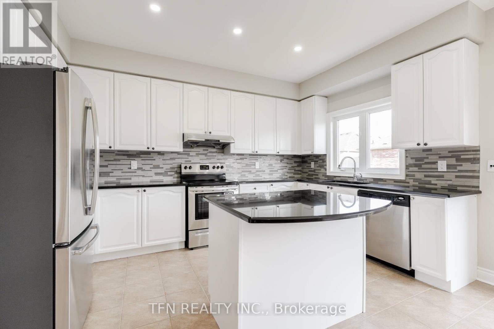 Upper - 1648 Pennel Drive, Oshawa, Ontario  L1K 0K1 - Photo 15 - E13659284