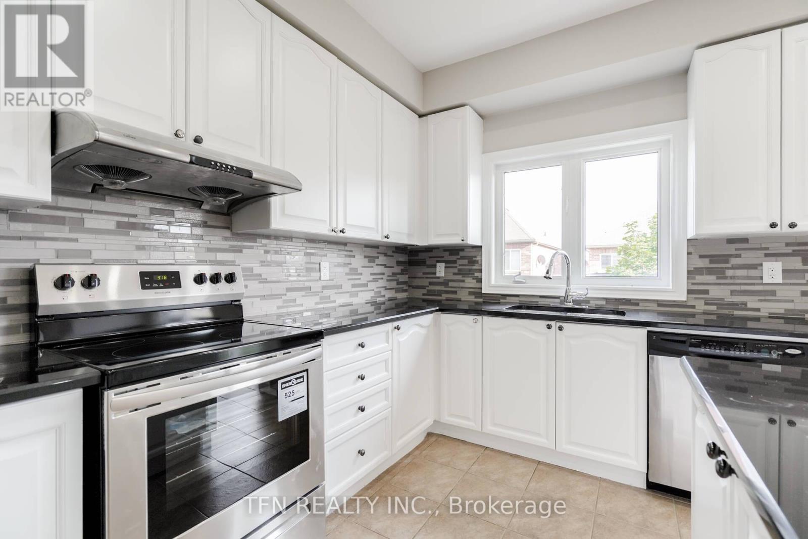 Upper - 1648 Pennel Drive, Oshawa, Ontario  L1K 0K1 - Photo 17 - E13659284