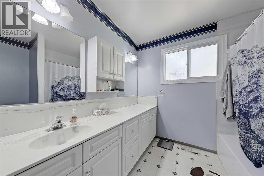 4315 Charleswood Drive Nw, Calgary, Alberta  T2L 2E3 - Photo 12 - A2322109