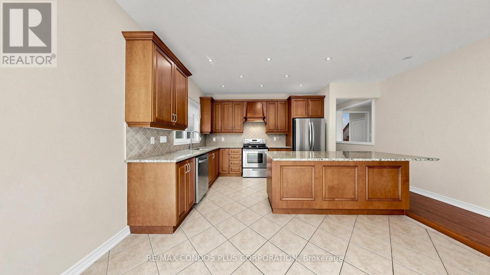 139 Queen Filomena Avenue, Vaughan, Ontario  L6A 0J1 - Photo 15 - N13659232