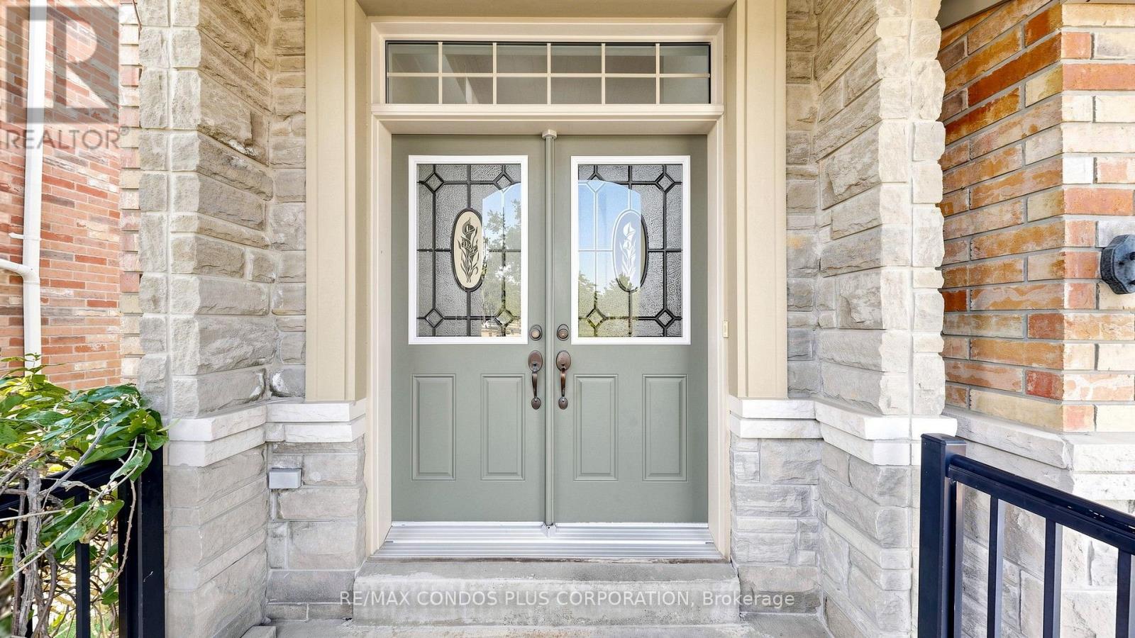 139 Queen Filomena Avenue, Vaughan, Ontario  L6A 0J1 - Photo 3 - N13659232