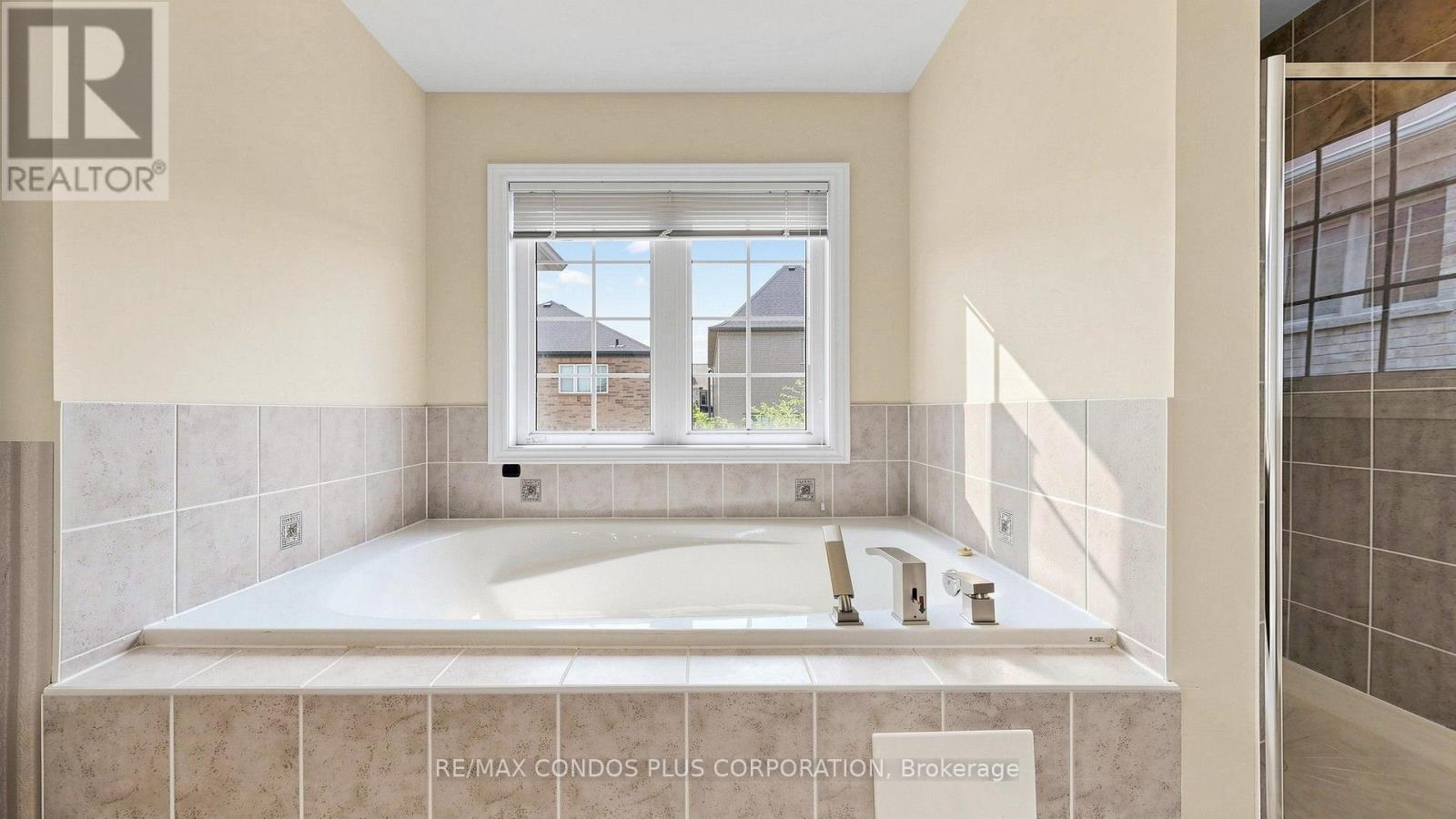 139 Queen Filomena Avenue, Vaughan, Ontario  L6A 0J1 - Photo 31 - N13659232