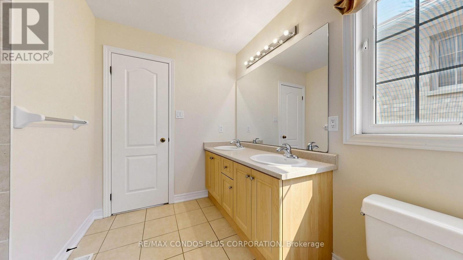 139 Queen Filomena Avenue, Vaughan, Ontario  L6A 0J1 - Photo 42 - N13659232