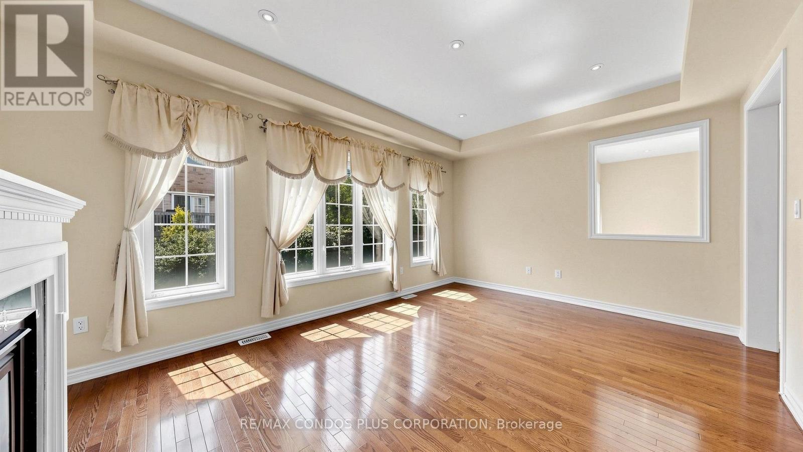 139 Queen Filomena Avenue, Vaughan, Ontario  L6A 0J1 - Photo 5 - N13659232