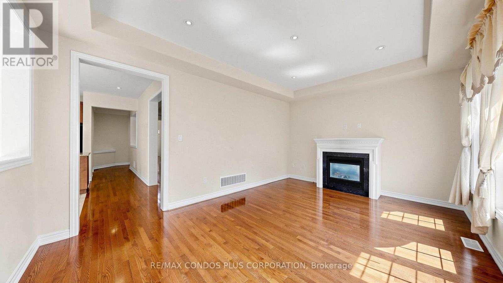 139 Queen Filomena Avenue, Vaughan, Ontario  L6A 0J1 - Photo 6 - N13659232