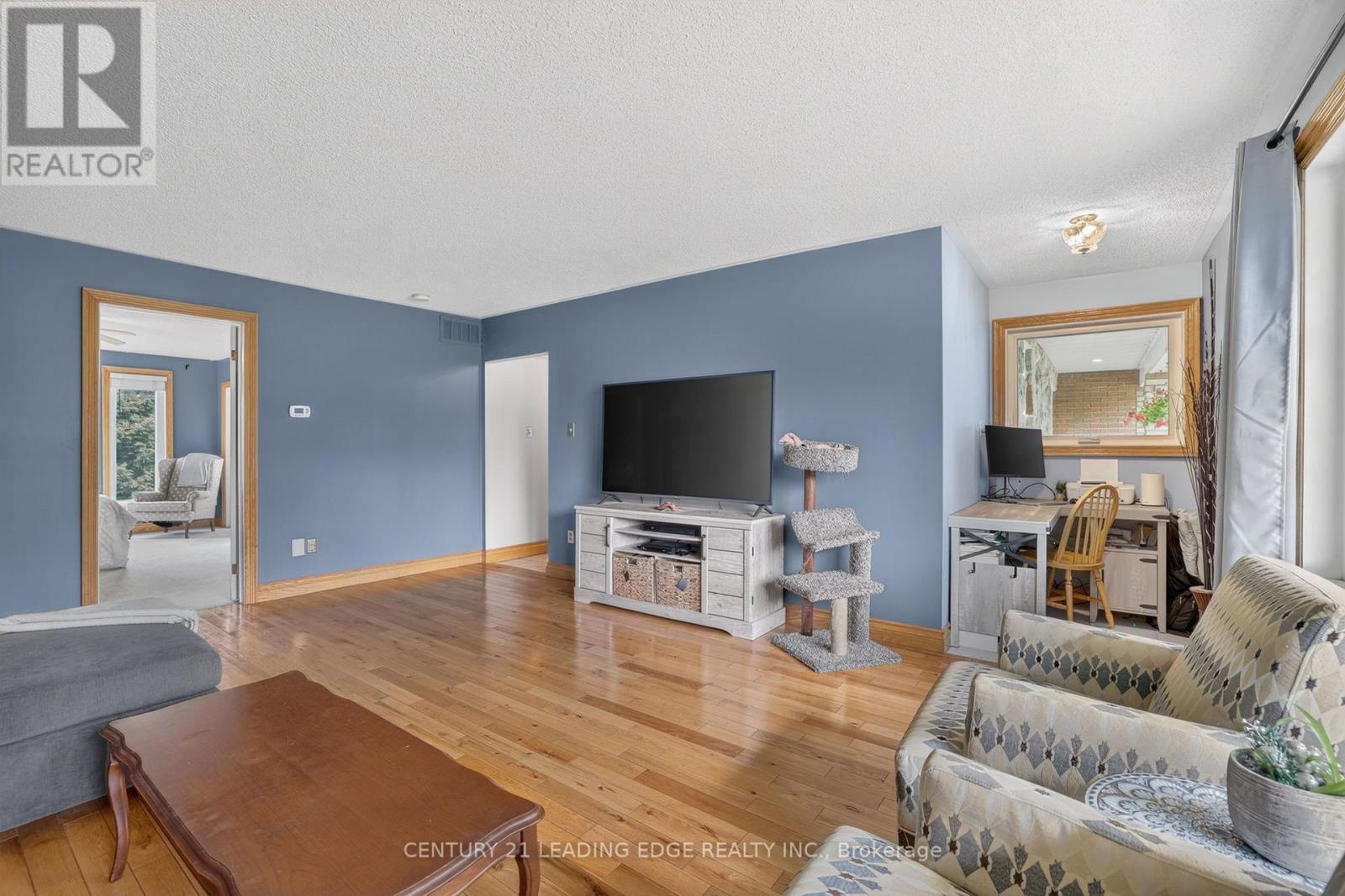 23233 Miles Road, Georgina, Ontario  L0E 1R0 - Photo 12 - N13659332
