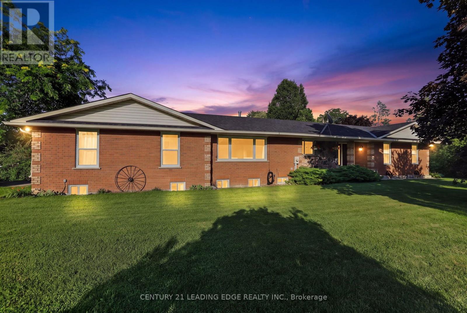 23233 Miles Road, Georgina, Ontario  L0E 1R0 - Photo 3 - N13659332