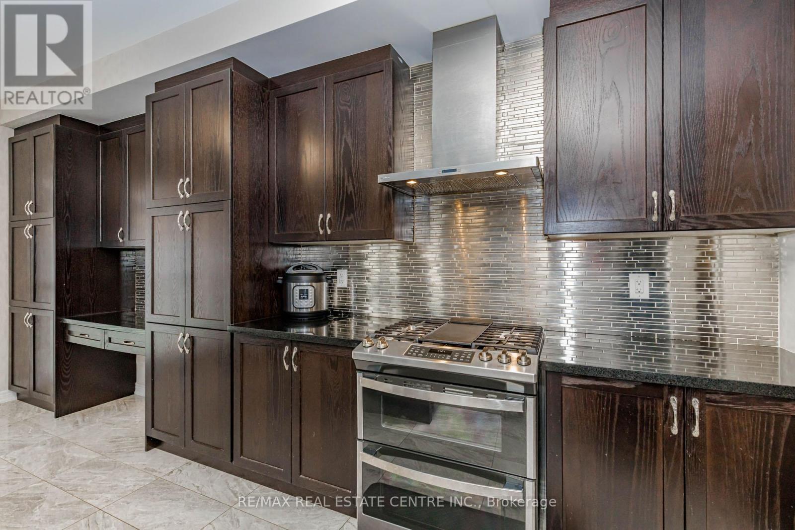 1332 Blackmore Street, Innisfil, Ontario  L9S 0J8 - Photo 13 - N13659366